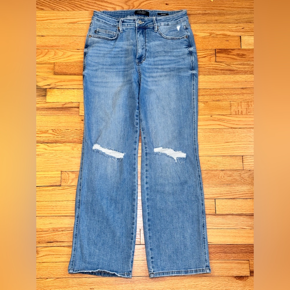 Judy Blue Light Blue Distressed Straight Leg Jeans